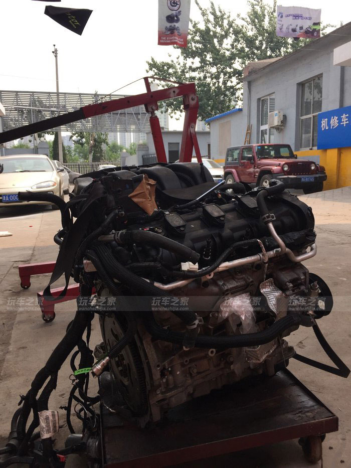 克莱斯勒300c发动机好吗,克莱斯勒300c移植v8发动机