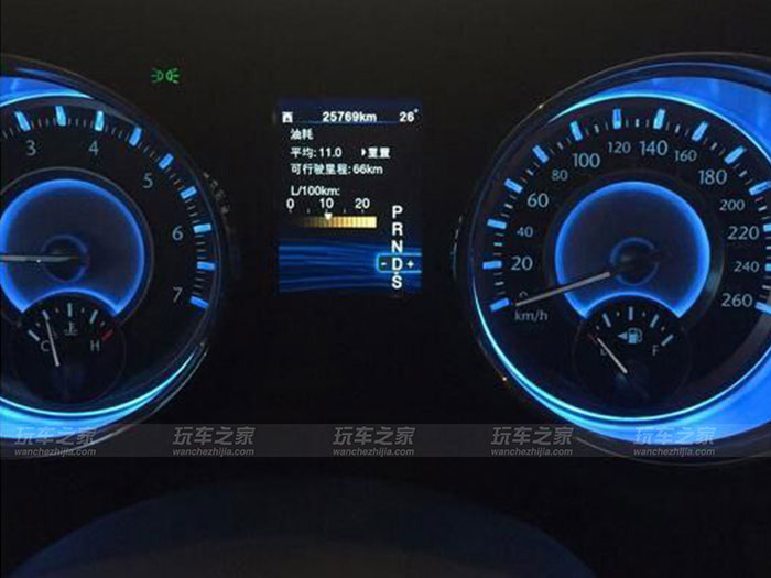 克莱斯勒300c发动机好吗,克莱斯勒300c移植v8发动机