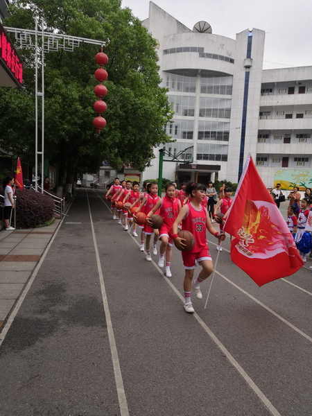 争做时代新人中队活动方案,我爱红领巾争当好队员主题活动