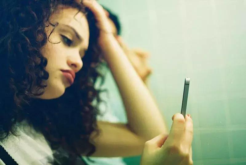 拍腿、拍bra、拍裸照,一个放飞自我的女孩