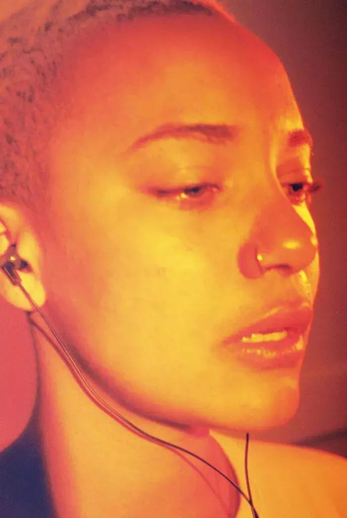 拍腿、拍bra、拍裸照,一个放飞自我的女孩