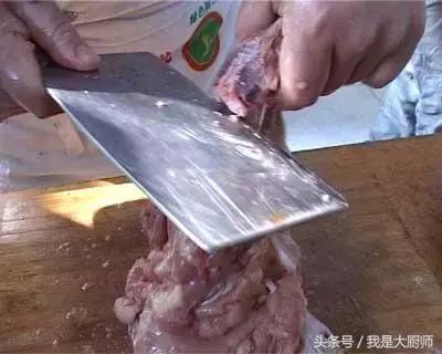 如何去鸡爪鸡骨最简单,大厨秘制凤爪做法