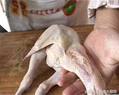 如何去鸡爪鸡骨最简单,大厨秘制凤爪做法