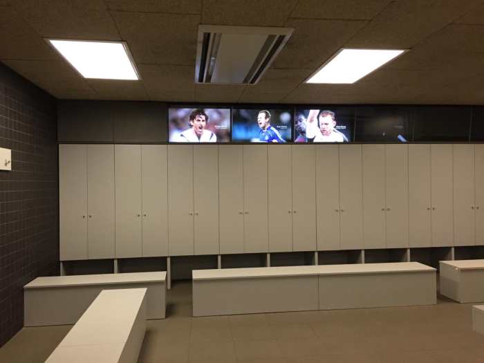 巴萨女足欧冠主场在诺坎普吗,巴萨主场诺坎普英文