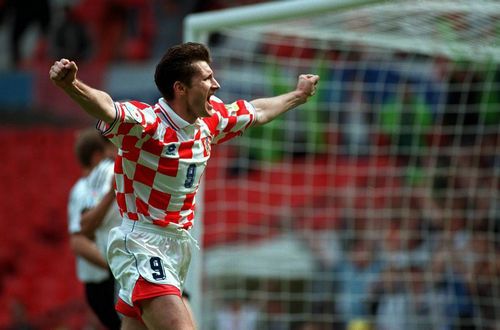 足坛最佳中场莫德里奇,中场大师莫德里奇年轻颜值