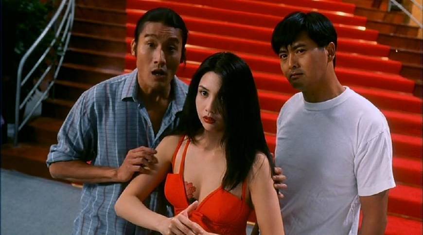 他将周星驰、成龙、李小龙踩在脚下，有例为证！