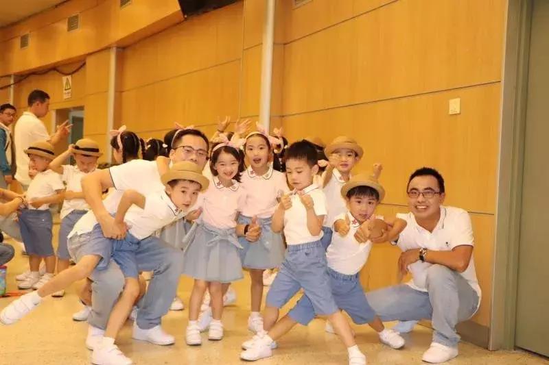 萌娃的歌声总能触动人的心灵,萌娃欢快歌曲