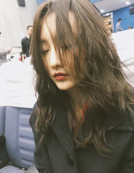 王鸥发际线最新消息,王鸥头发稀少