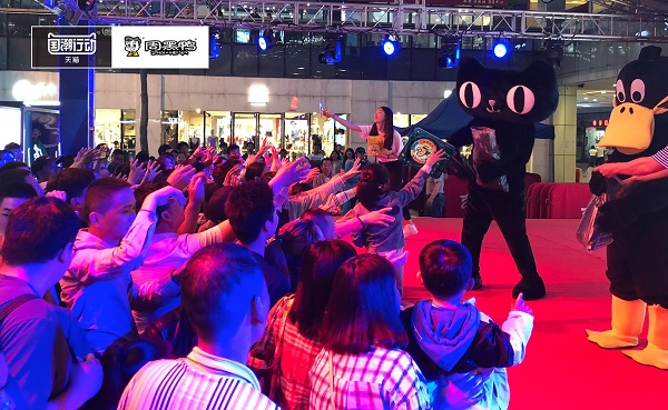 璁╀紶缁熸枃鍖栦笌娼祦鍏冪礌瀹岀編铻嶅悎,璁╀紶缁熷厓绱犱笌娴佽鏃跺皻纰版挒铻嶅悎