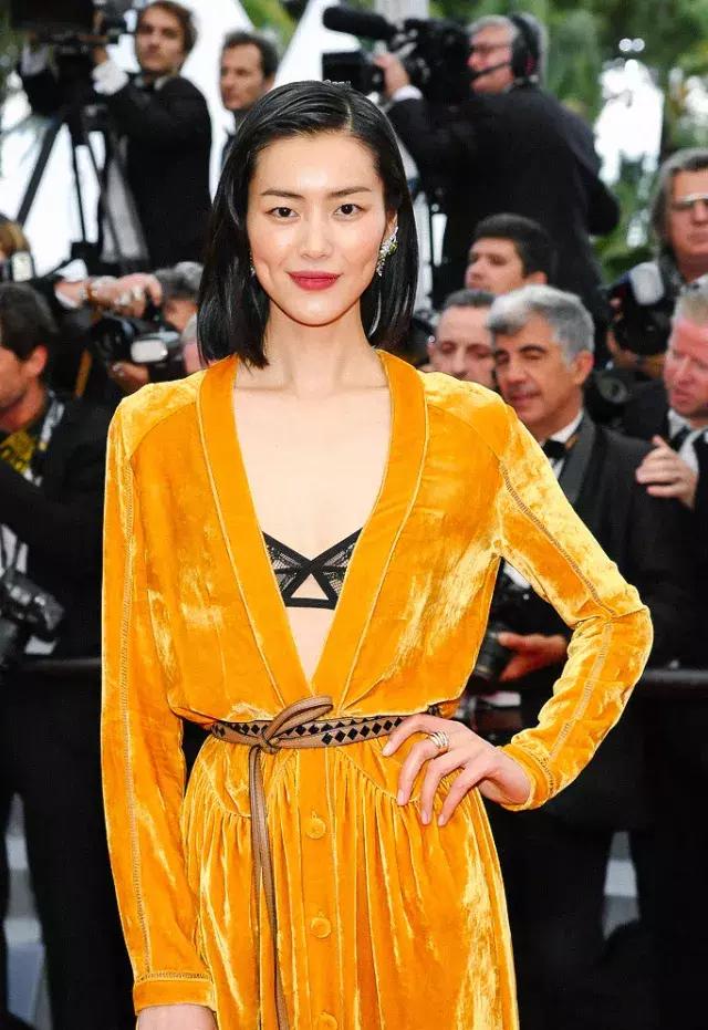 肩带滑落胸前有印子,夏天穿内衣太尴尬,怎么办?