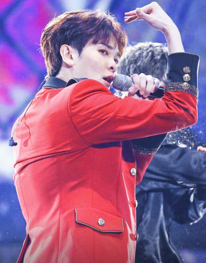 王一博孟美岐超话,王一博孟美岐陪你到世界之巅