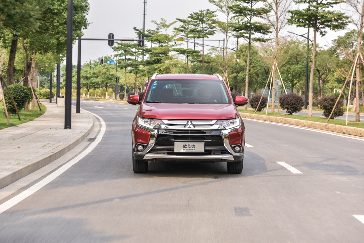 三菱欧蓝德2023款动力加速测试,欧蓝德动力界面