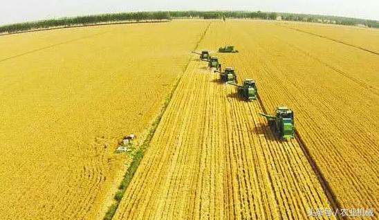 收割机发展史图片,中国收割机有多少种