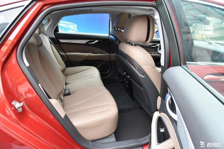 吉利博瑞ge2019款新能源混插版,大美中国车2020款博瑞ge焕新而来