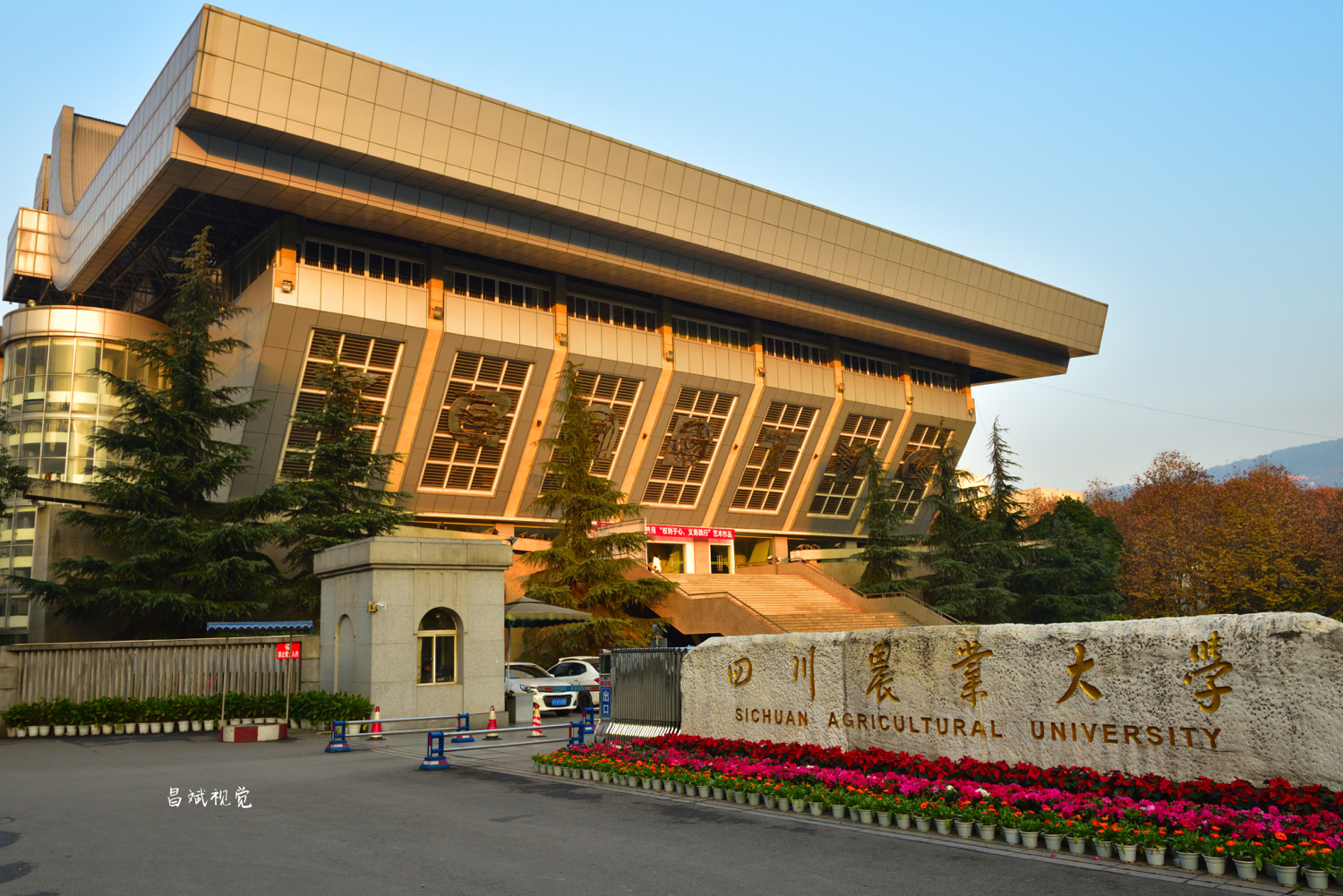 大学里哪里好玩,大学哪里看排名