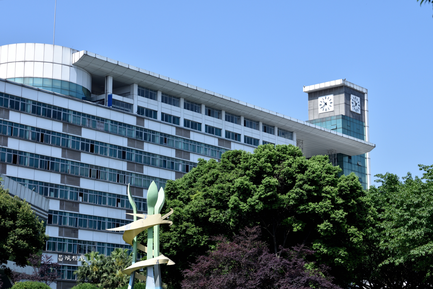 大学里哪里好玩,大学哪里看排名