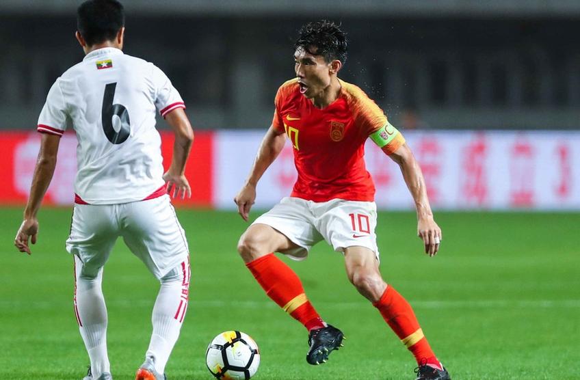 郑智断腿西塞后有被罚下吗,被郑智铲断腿的西塞是主教练吗