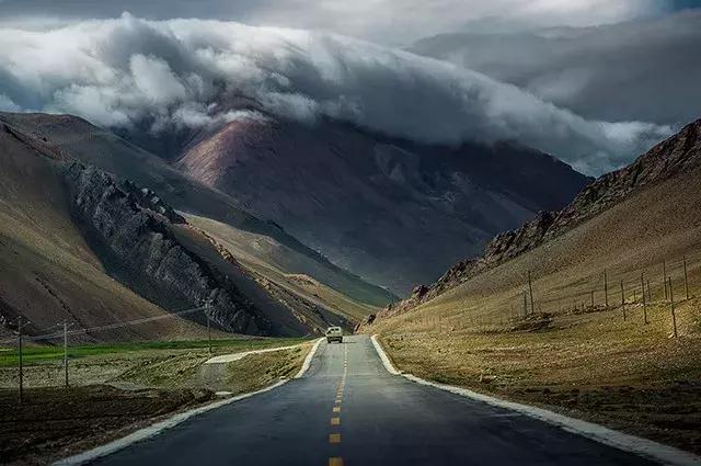 摄影构图中如何利用线条指引视线,建筑摄影线条拍摄技巧