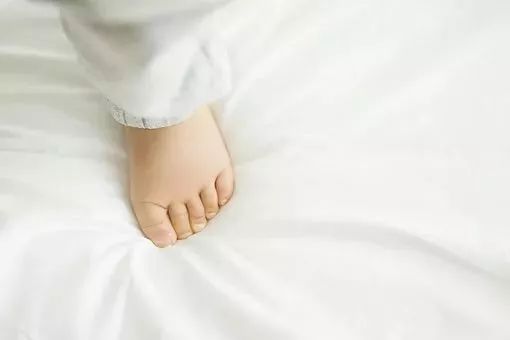 夏天带娃这五件事最好自己做主 (夏天带娃这五件事不要听老人的)