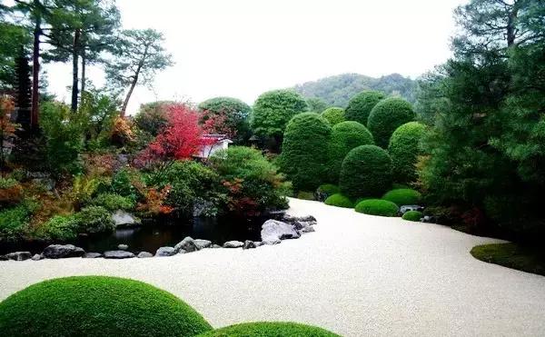 庭院铺地石材料大全,济南庭院铺地红砂岩石材