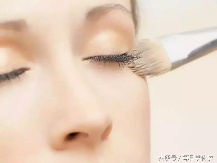 哑光底妆轻薄雾面妆感教程,底妆是哑光的好看还是奶油肌好看