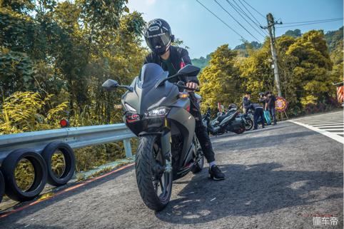 本田cbr250rr车主,本田cbr250赛车视频