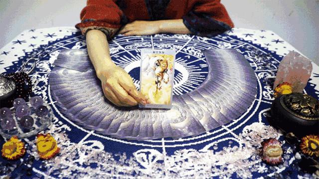 塔罗牌怎么解析会有第三人帮助,塔罗牌挽回爱人的方法