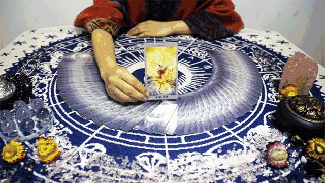 塔罗牌怎么解析会有第三人帮助,塔罗牌挽回爱人的方法