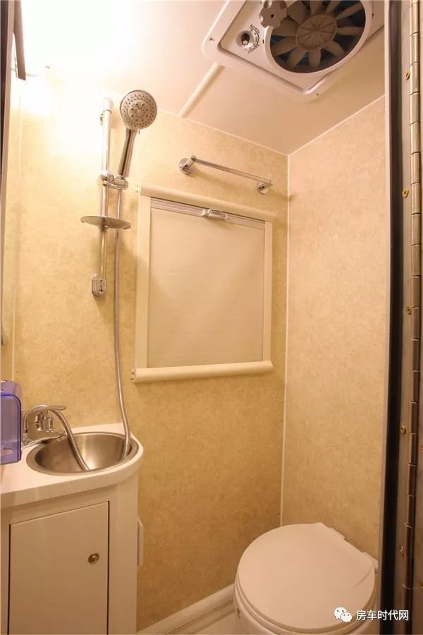 宇通凯伦宾威依维柯c型房车,进口依维柯凯伦宾威