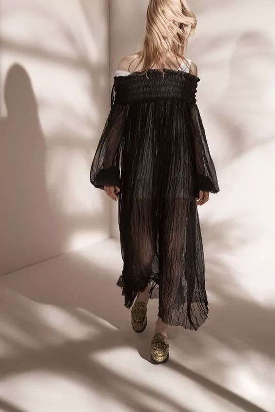 屁股大腿粗的孩子,宝宝屁股大腿粗走路腿会不直吗