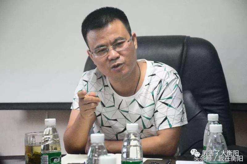 创业成功故事年入50万,创业故事一个不足五十平方的店面