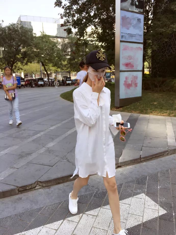 林允30块衣服,林允穿格子裤视频