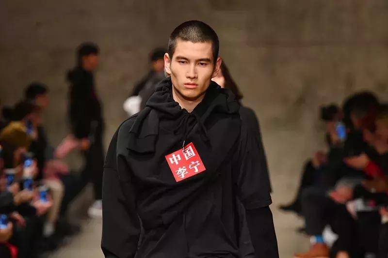 对不起我就是喜欢你用日语怎么说,对不起我只是喜欢