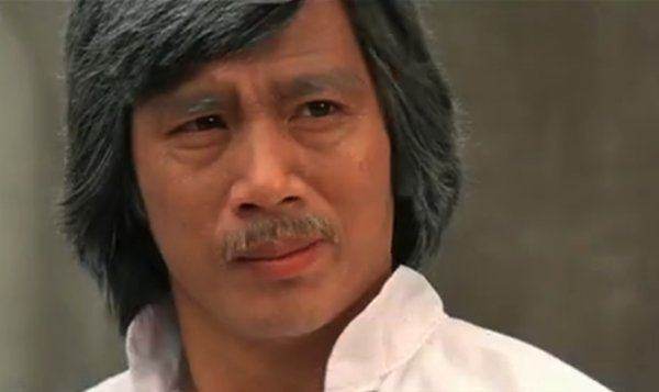 成龙早期武打戏动图,成龙再一次突破极限去演武打片