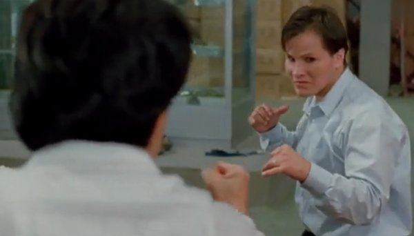 成龙早期武打戏动图,成龙再一次突破极限去演武打片