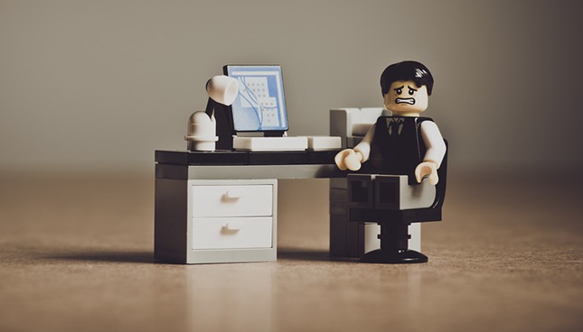 遇上看你不对眼的领导该怎么办,遇到领导故意为难找茬怎么办