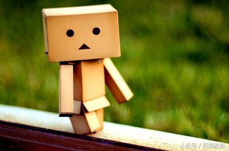 对你屏蔽朋友圈的人就放弃吧,屏蔽朋友圈是有多孤独