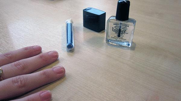 化妆品还有半年过期使用没问题吧,过期的化妆品会长斑吗