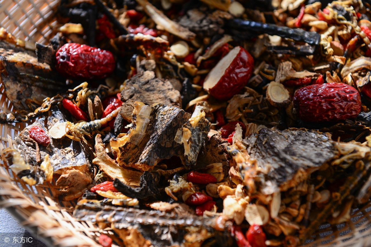 用什么泡酒可以活血化瘀美容养颜,补气血养颜泡酒配方大全