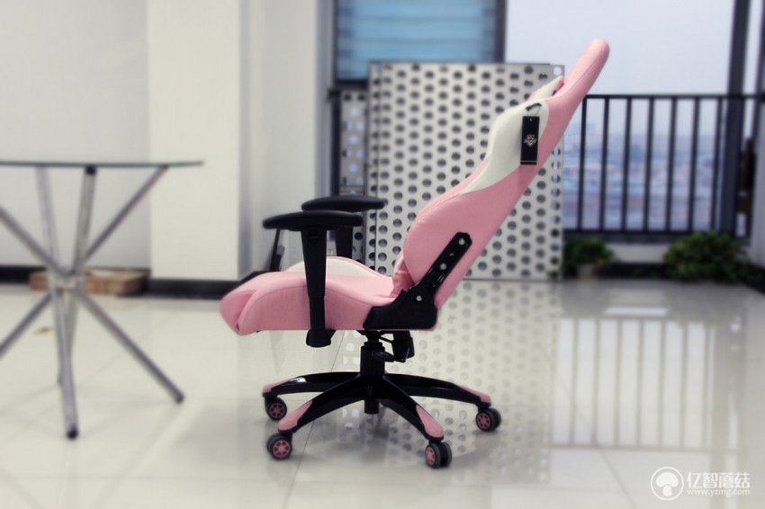 傲风af050测评,傲风电竞椅大耳狗测评