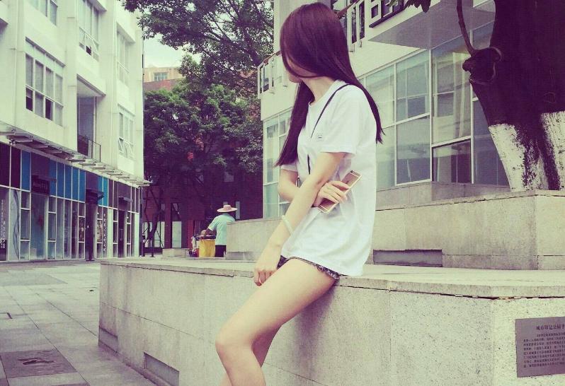 女孩因男友叫陪玩欲分手，转身自己做陪玩月入过万！人生大逆转！