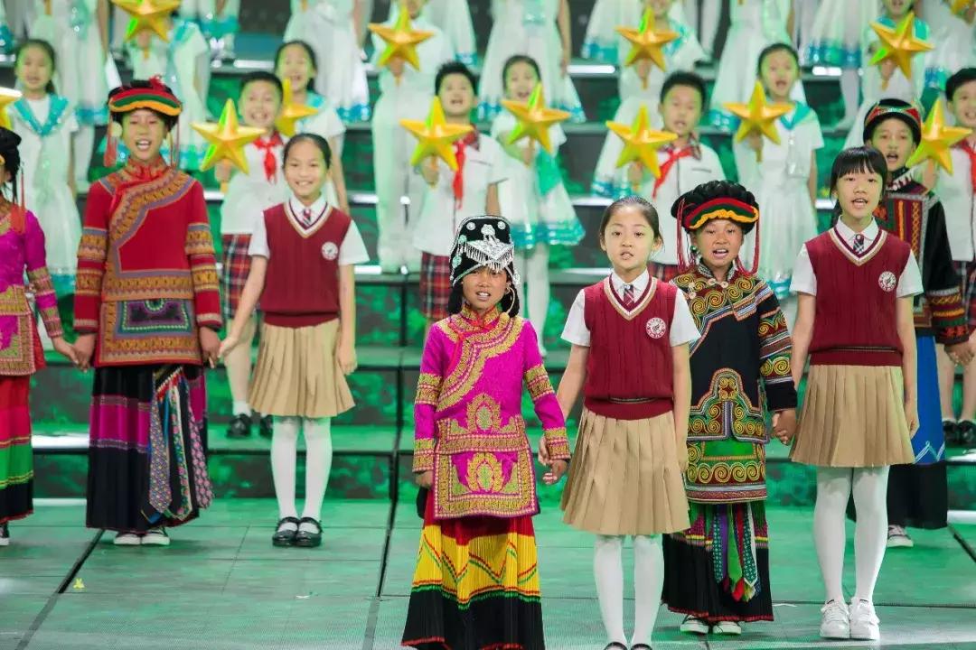 世纪佳缘六一晚会节目单公布,六一儿童节晚会的小朋友们