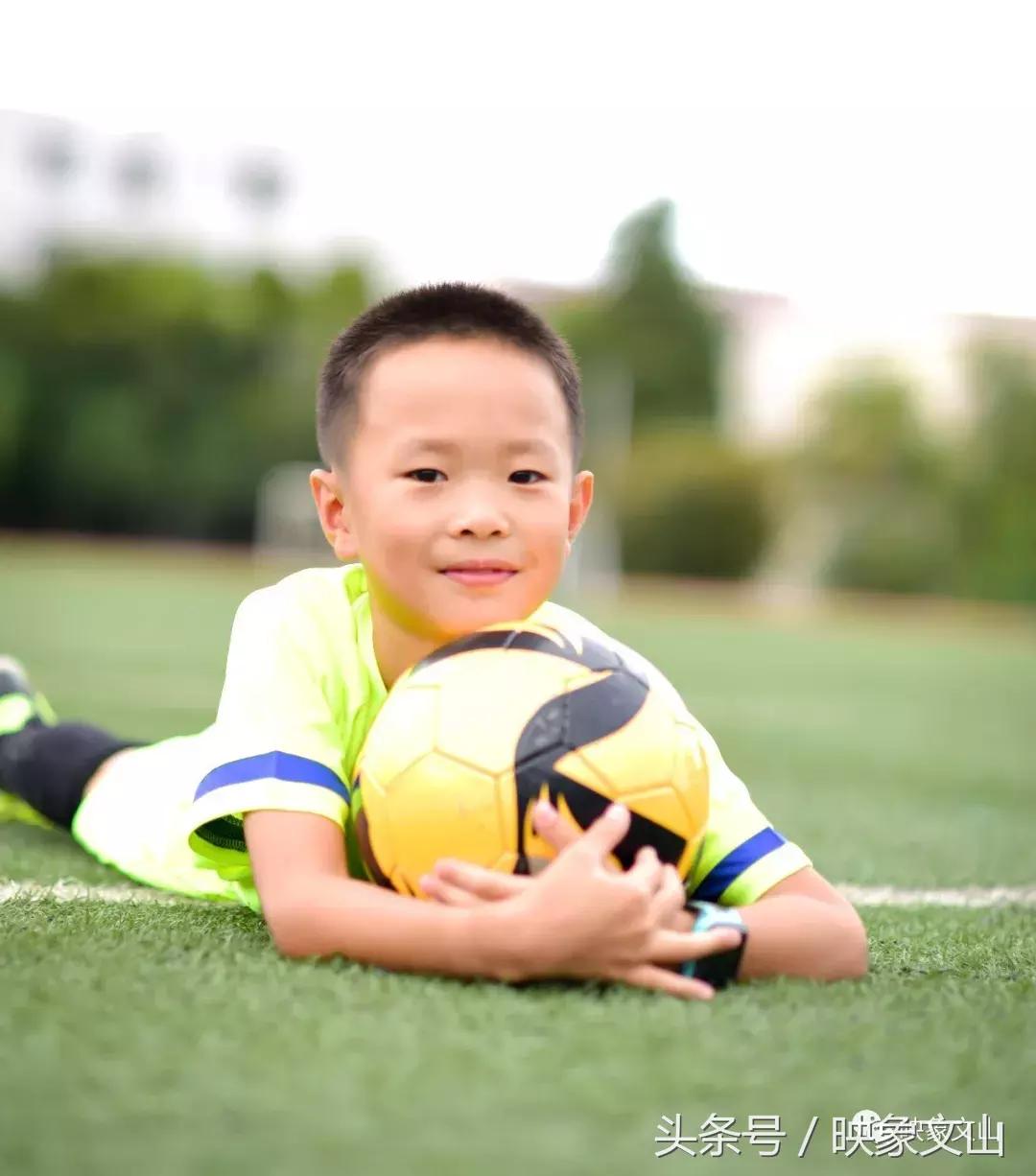 文山这三个足球萌宝太可爱了，快来认识一下！