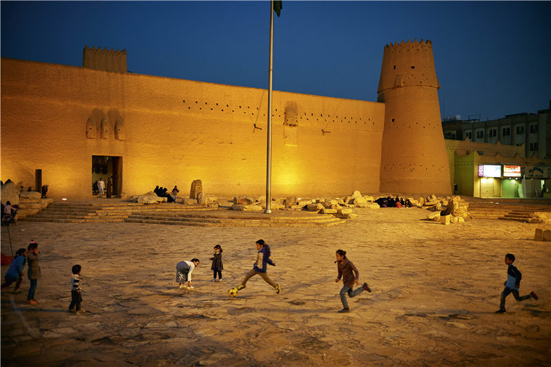 沙特阿拉伯探险,沙特阿拉伯拜访俄罗斯
