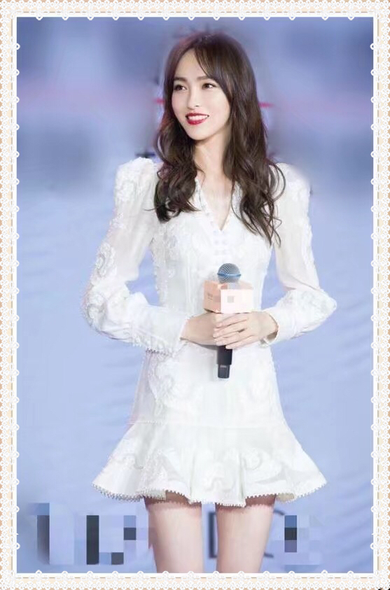 172唐嫣和173关晓彤同穿超短裙秀美腿，网友：真嫩，想摸