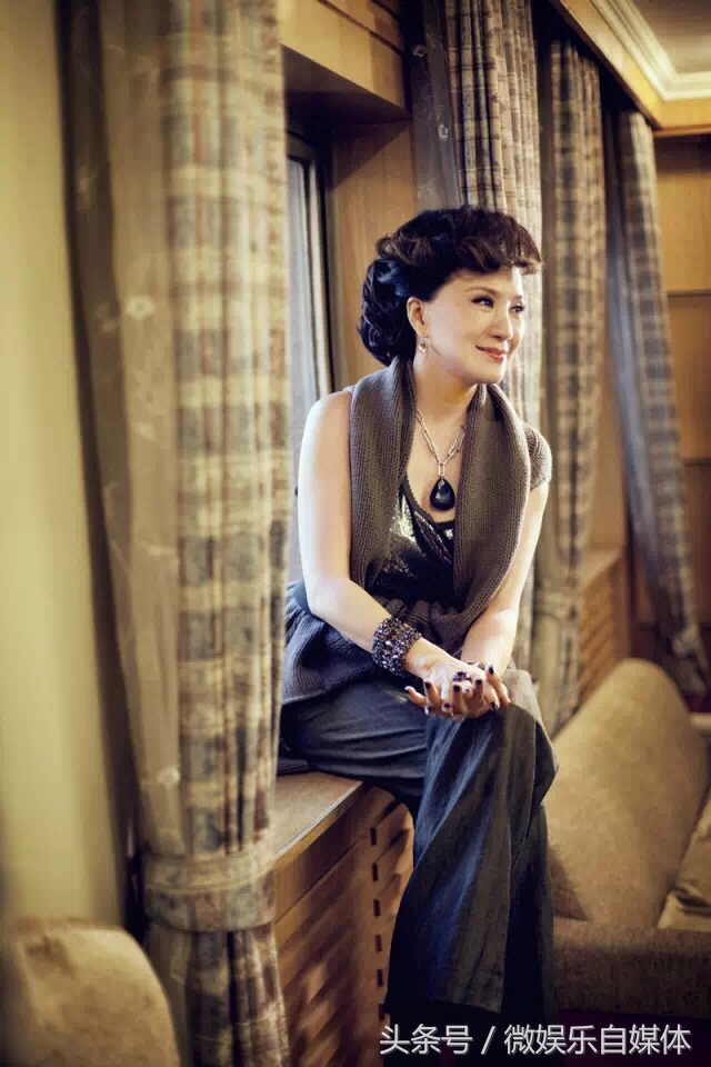 女高音歌唱家郑永为祖国干杯,女高音歌唱家李思思