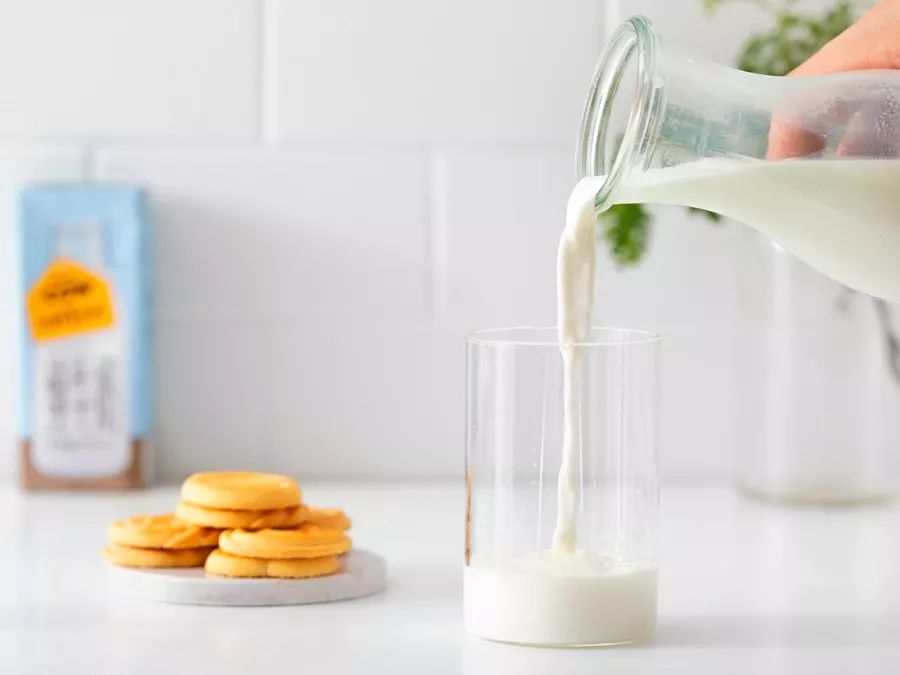 一条精选|为了让孩子喝上放心的牛奶，他斥资4.6亿自建牧场！