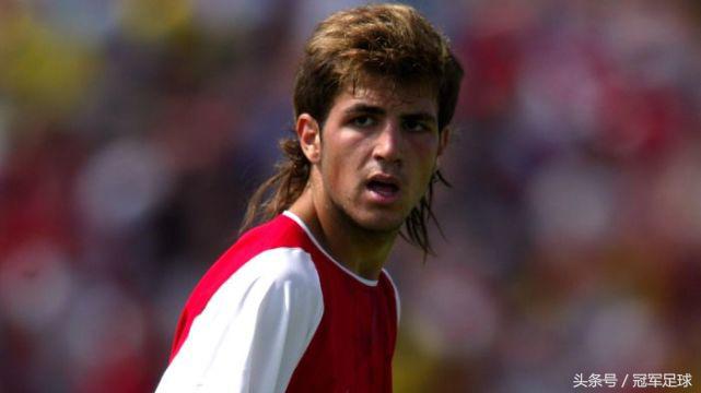 温格时隔4年再次回归阿森纳,温格告别阿森纳最后一场