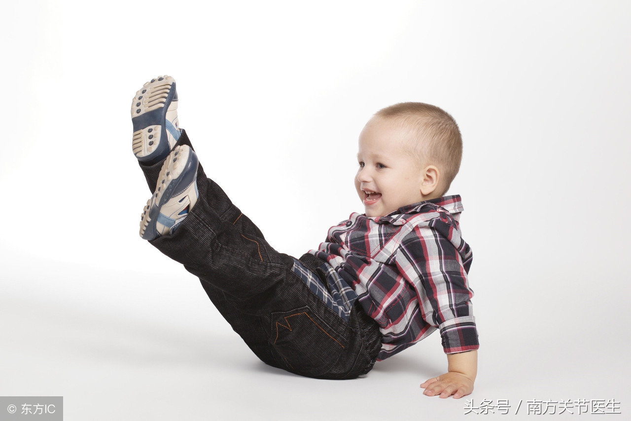 小孩玩耍脱臼,孩子脱臼危险动作