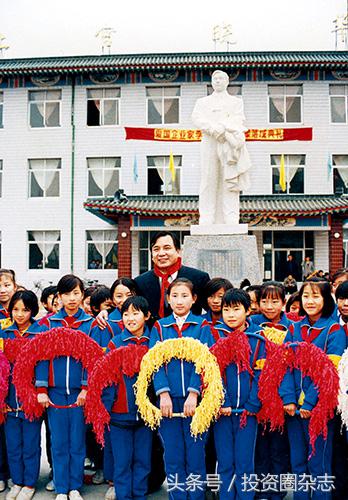 李晓华传奇人生简介,李晓华中国前首富